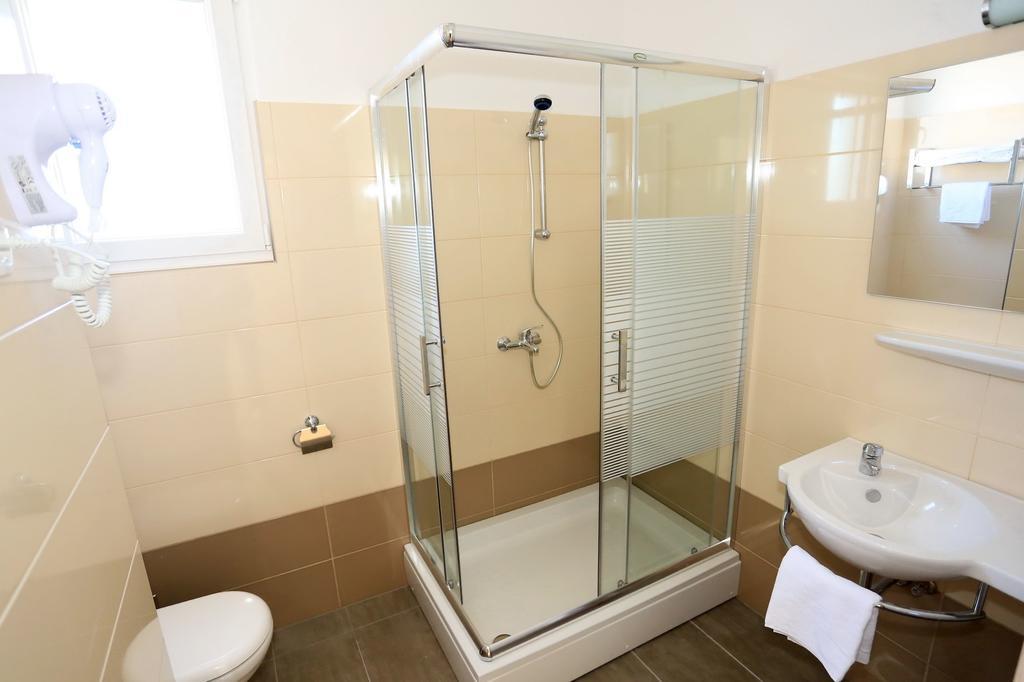 House Natali 70M From The Beach - Free Ev Top Up Rtina Εξωτερικό φωτογραφία