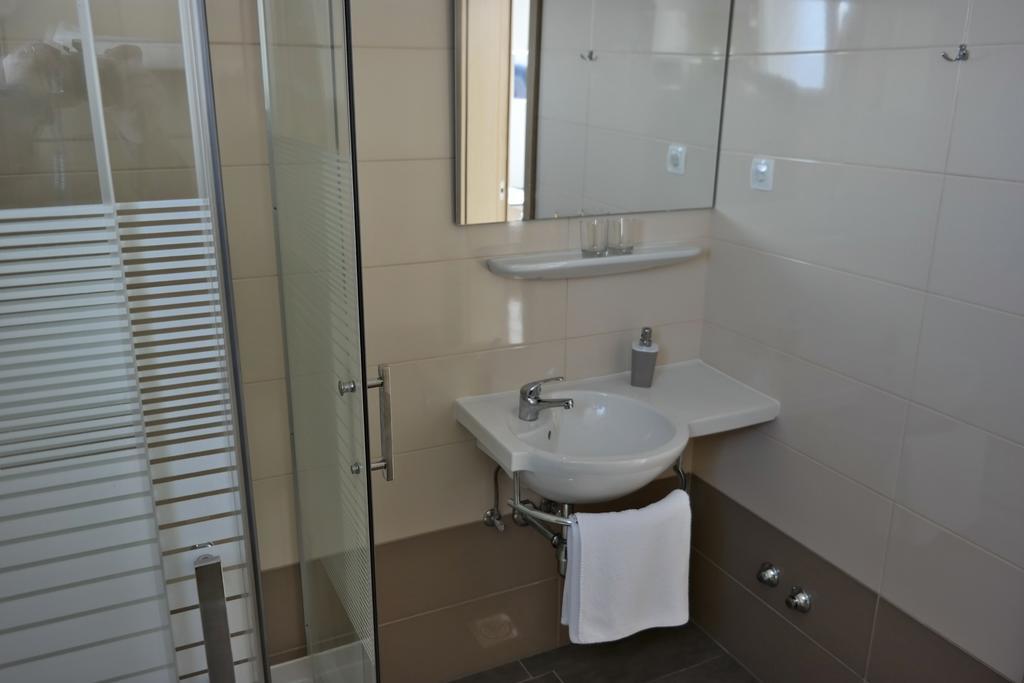 House Natali 70M From The Beach - Free Ev Top Up Rtina Εξωτερικό φωτογραφία