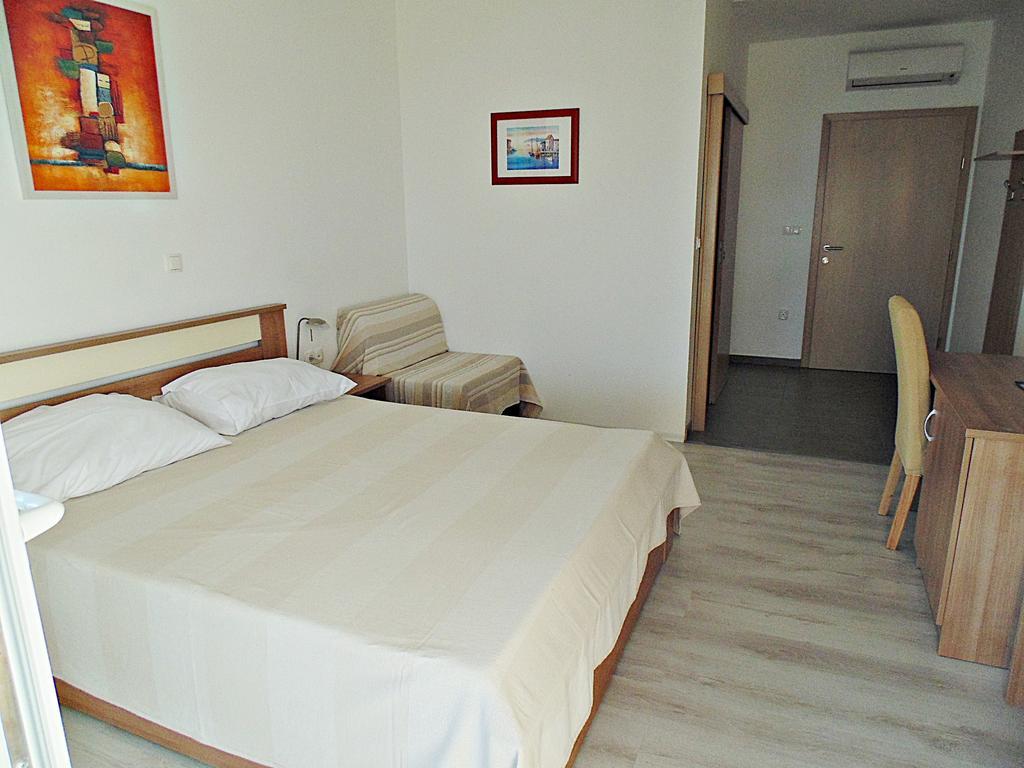 House Natali 70M From The Beach - Free Ev Top Up Rtina Εξωτερικό φωτογραφία