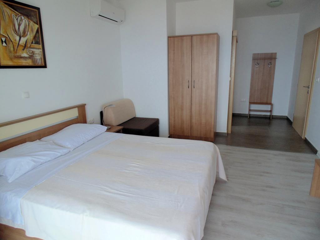 House Natali 70M From The Beach - Free Ev Top Up Rtina Εξωτερικό φωτογραφία