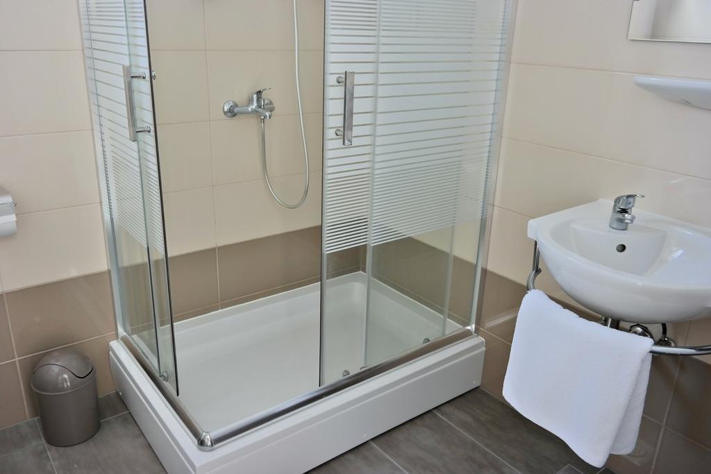 House Natali 70M From The Beach - Free Ev Top Up Rtina Εξωτερικό φωτογραφία