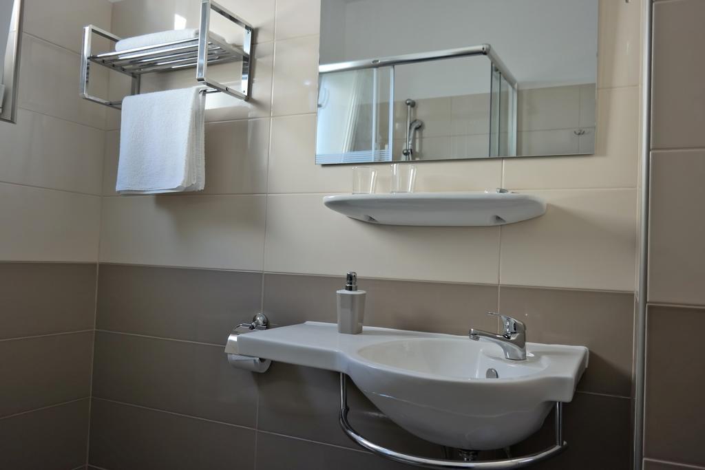 House Natali 70M From The Beach - Free Ev Top Up Rtina Εξωτερικό φωτογραφία